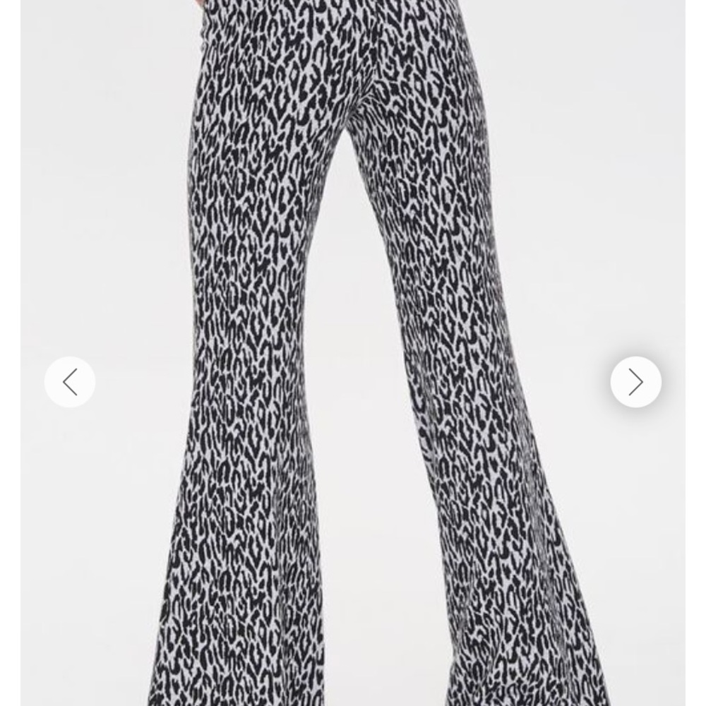 Forever 21 3X Animal Print Elastic Waist Bell Bottom Pants Gray Black - Picture 4 of 8